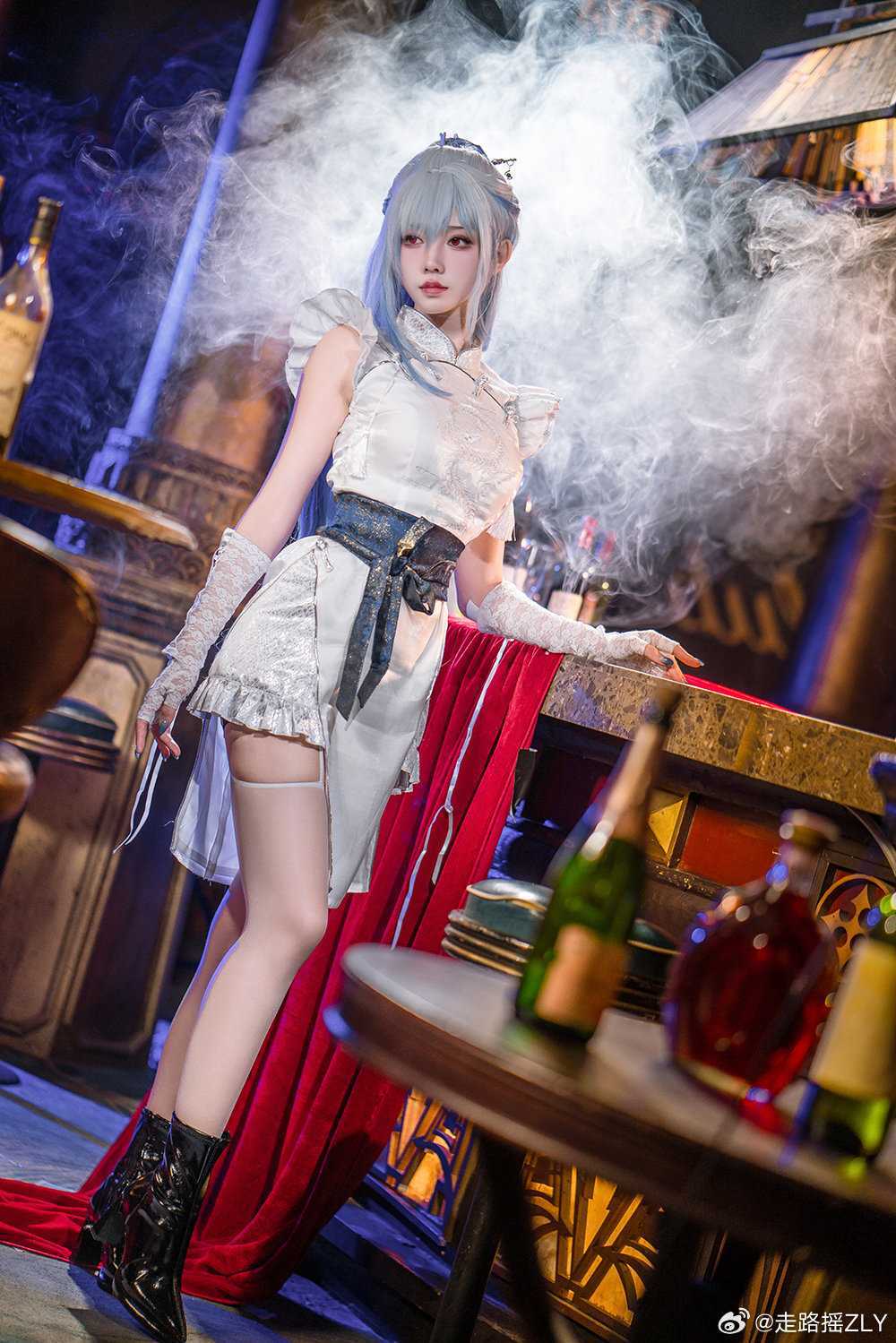 cosplay镜流也和大家一起过了一次万圣节呢！这套万圣节OC装扮怎么样？星穹铁道镜流@走路摇ZLY