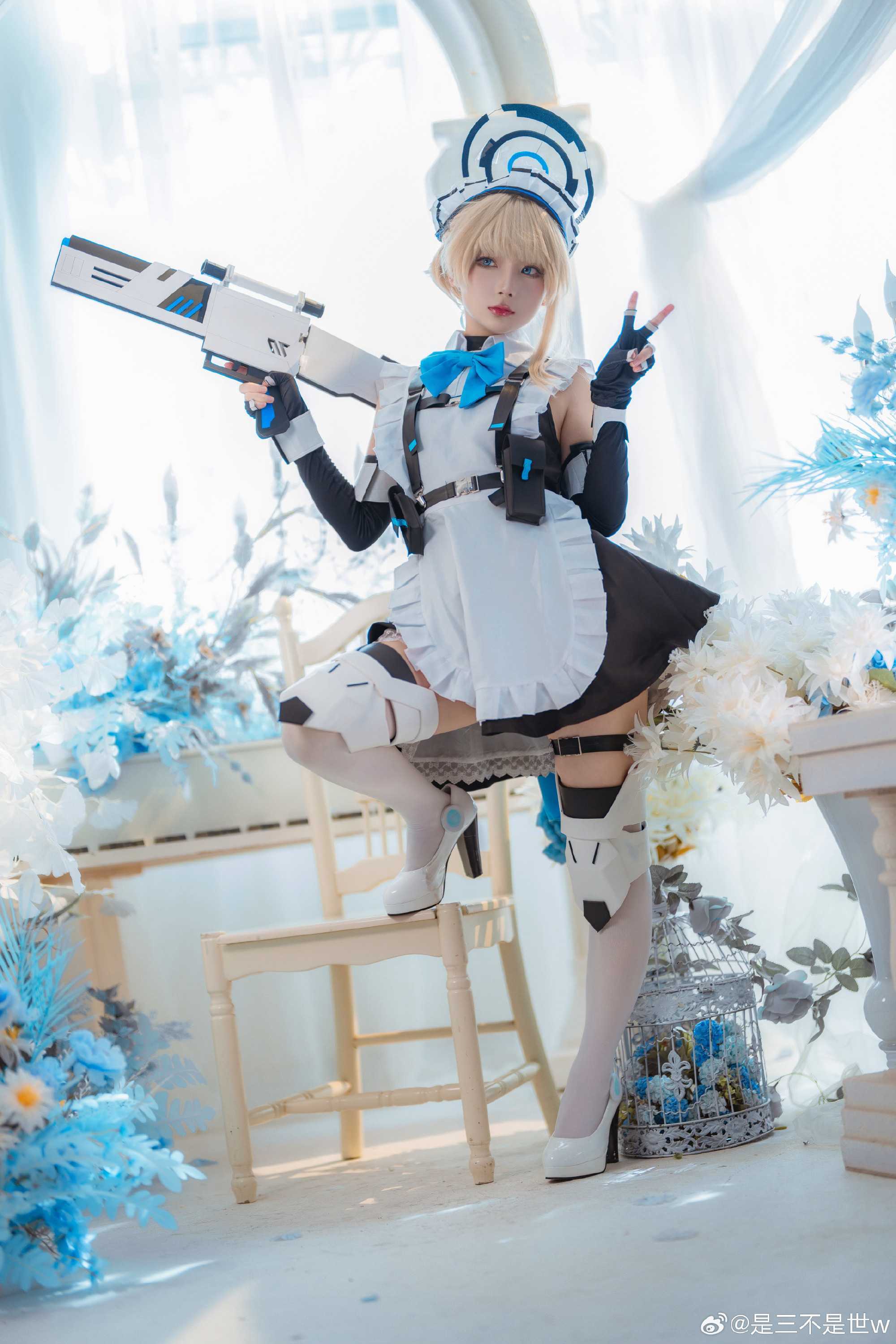 cosplay如果是学兔子的话，我也会一点.蔚蓝档案飞鸟马时@是三不是世w