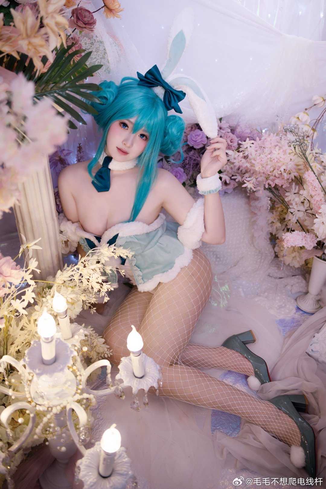 cosplayMIKU来看看初音兔兔吧！@毛毛不想爬电线杆